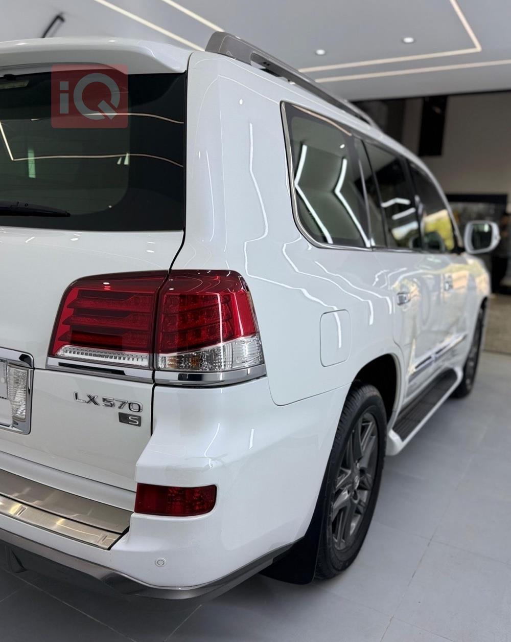 Lexus LX